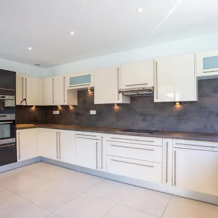 Bastide De La By Interhome Villa Bormes-les-Mimosas