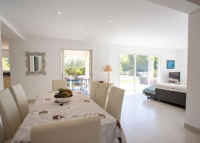 Villa Bastide De La By Interhome Bormes-les-Mimosas